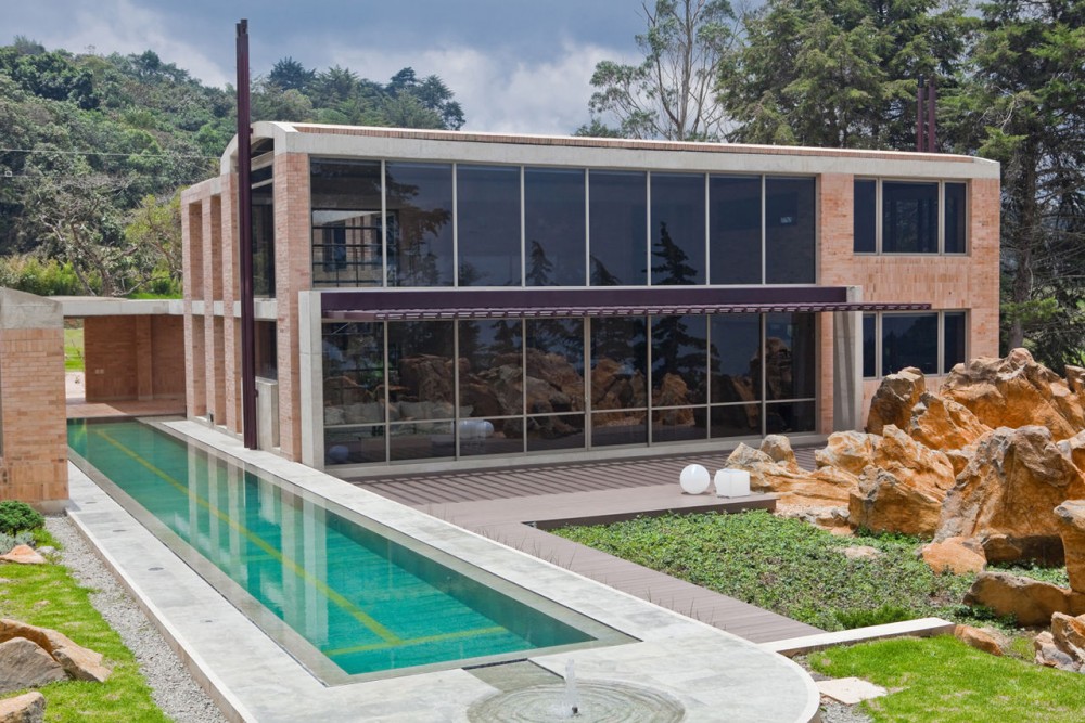 Family House in Medellin / Oscar Mesa