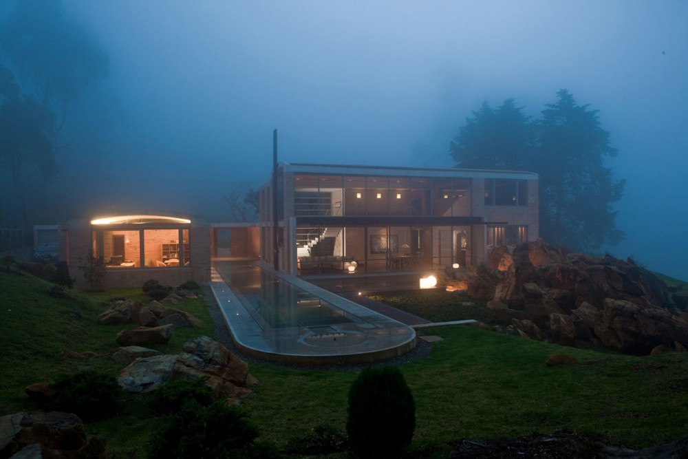 Family House in Medellin / Oscar Mesa