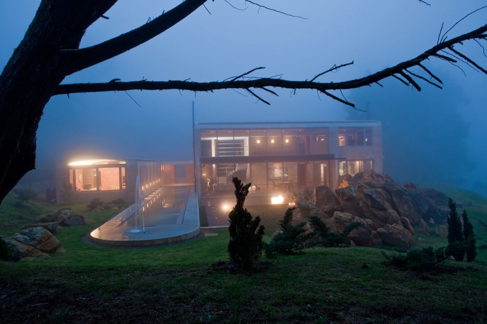 Family House in Medellin / Oscar Mesa
