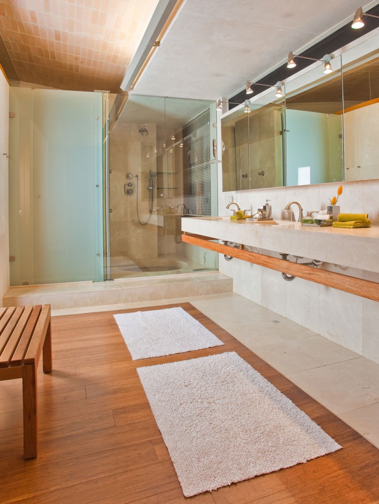 Family House in Medellin / Oscar Mesa