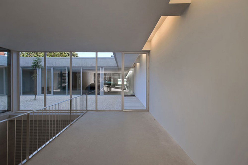 Sao Cirilo Community Center / Nuno Valentim Arquitectura