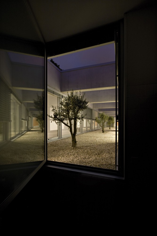 Sao Cirilo Community Center / Nuno Valentim Arquitectura