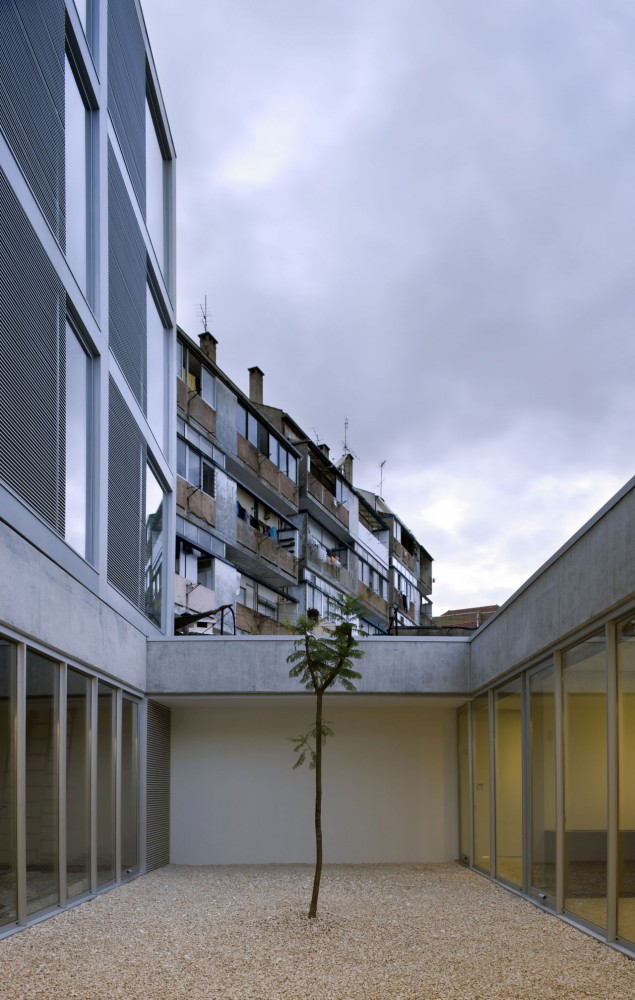 Sao Cirilo Community Center / Nuno Valentim Arquitectura