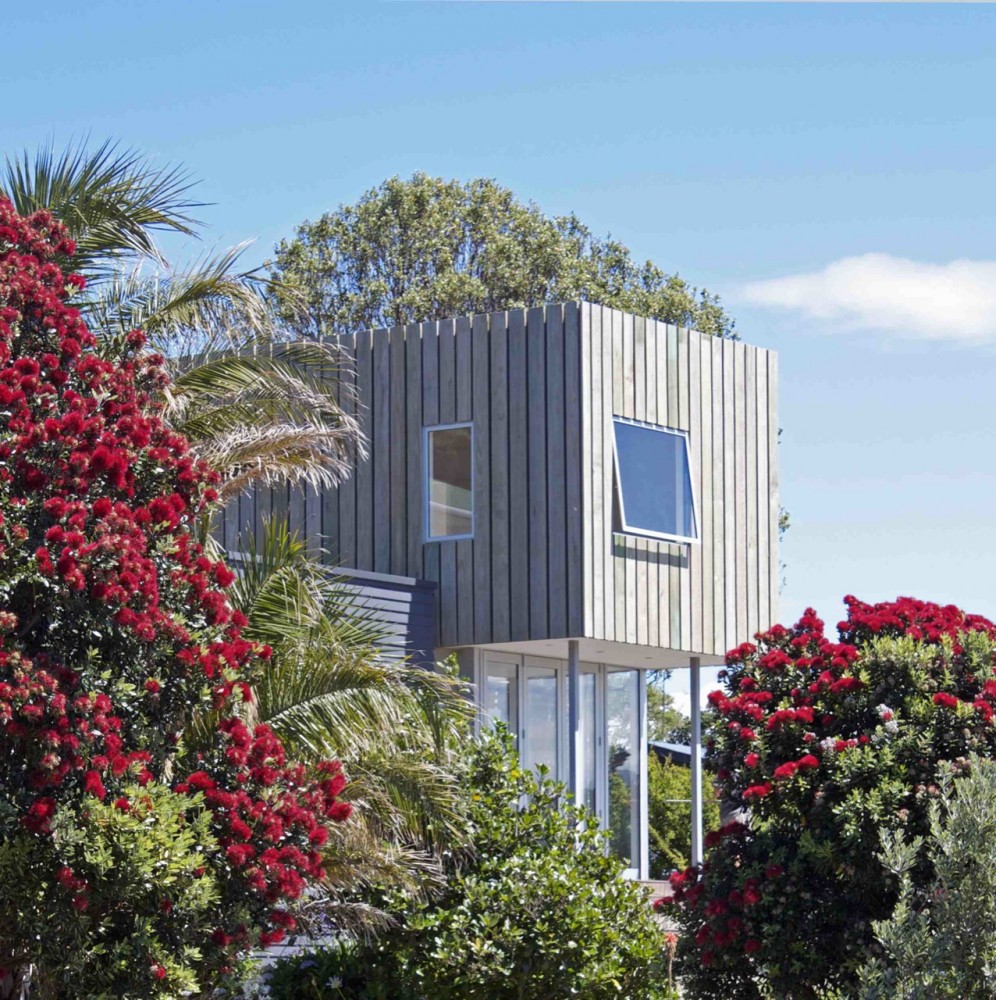 Otama Beach House / David Berridge Architect