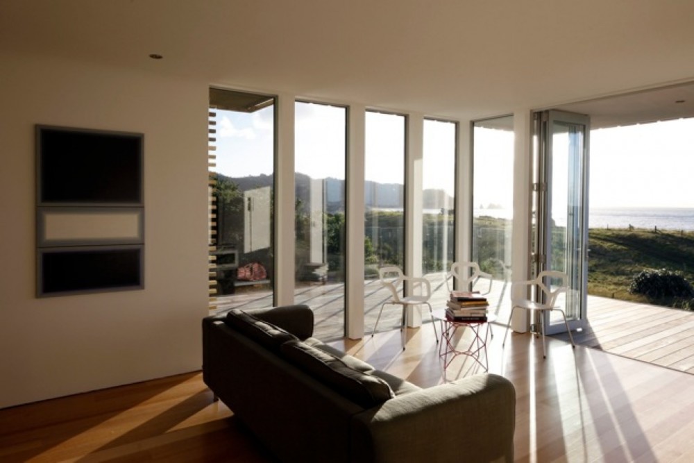 Otama Beach House / David Berridge Architect