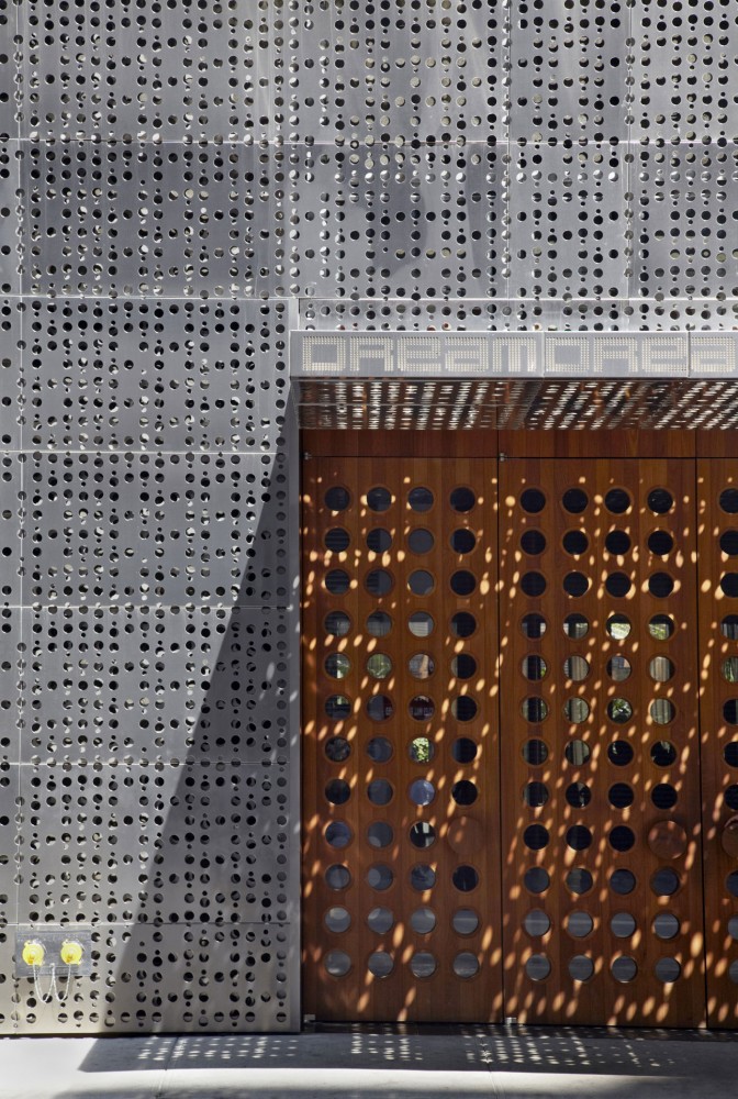 Dream Downtown Hotel / Handel Architects