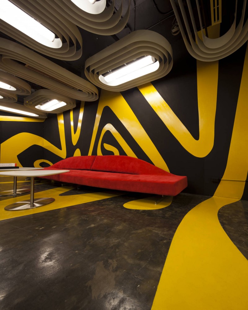 Rebirth of Saatchi & Saatchi Thailand / Supermachine Studio