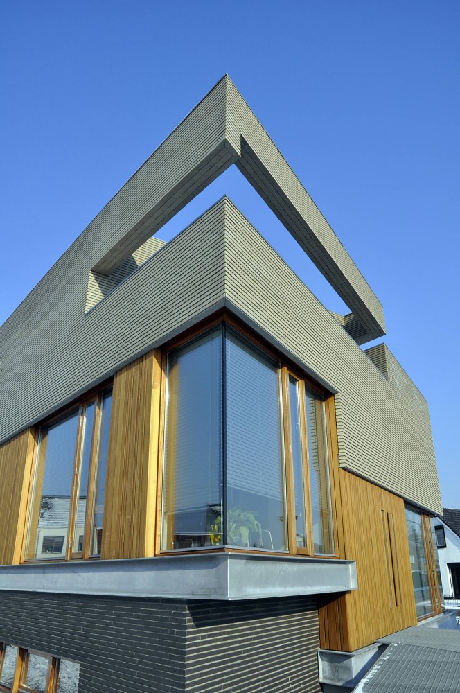 Split View / U Architects