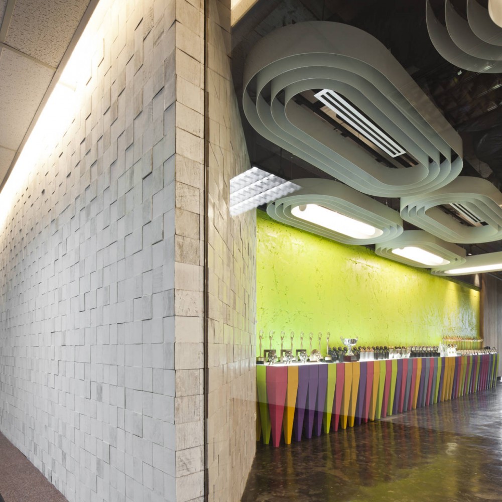 Rebirth of Saatchi & Saatchi Thailand / Supermachine Studio