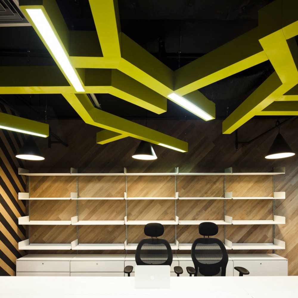 Rebirth of Saatchi & Saatchi Thailand / Supermachine Studio