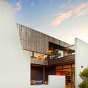 Lagoon Beach House / Birrelli Architects Lagoon Beach House / Birrelli Architects © Rob Burnett