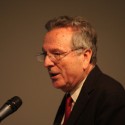 Rafael Moneo lecturing at Berlin's Instituto Cervantes © lunamtra