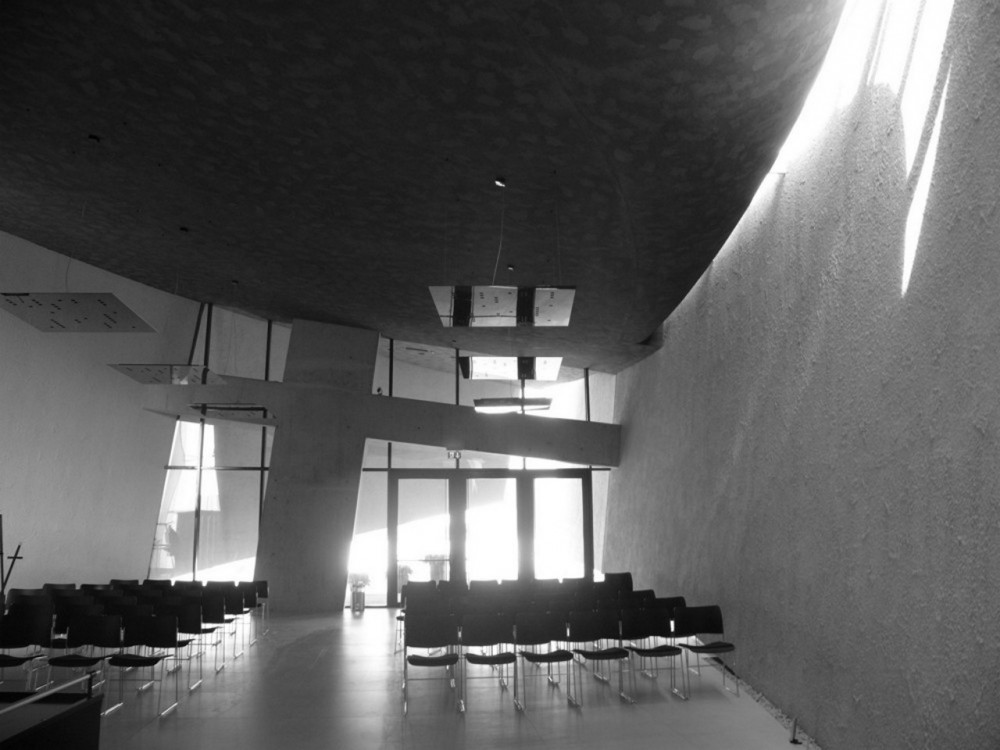 The Chapel of Rest in Graz / HOFRICHTER-RITTER Architects