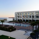 Yellow Hotel / PLAN Associated Architects Yellow Hotel / PLAN Associated Architects © Hugo Fonseca