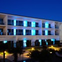 Yellow Hotel / PLAN Associated Architects Yellow Hotel / PLAN Associated Architects © Hugo Fonseca