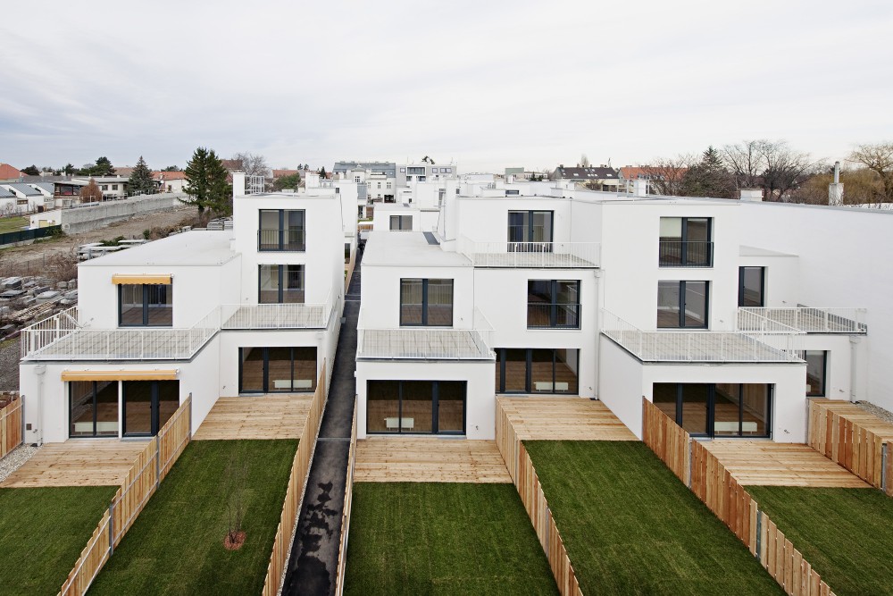 40 x Residing in Aspern, Vienna / SUE Architekten