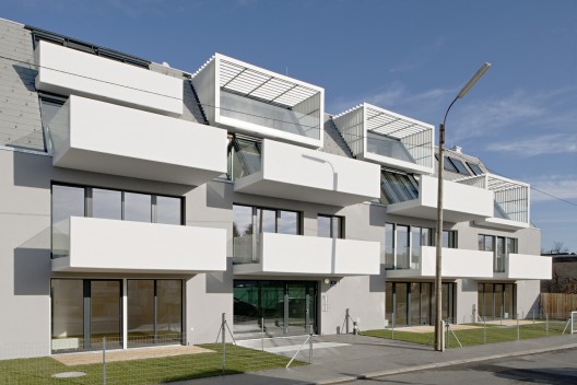 40 x Residing in Aspern, Vienna / SUE Architekten (3)