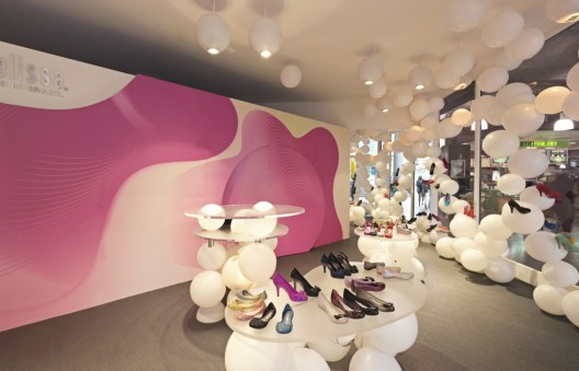 Melissa Store in Melbourne / edwards moore (12)