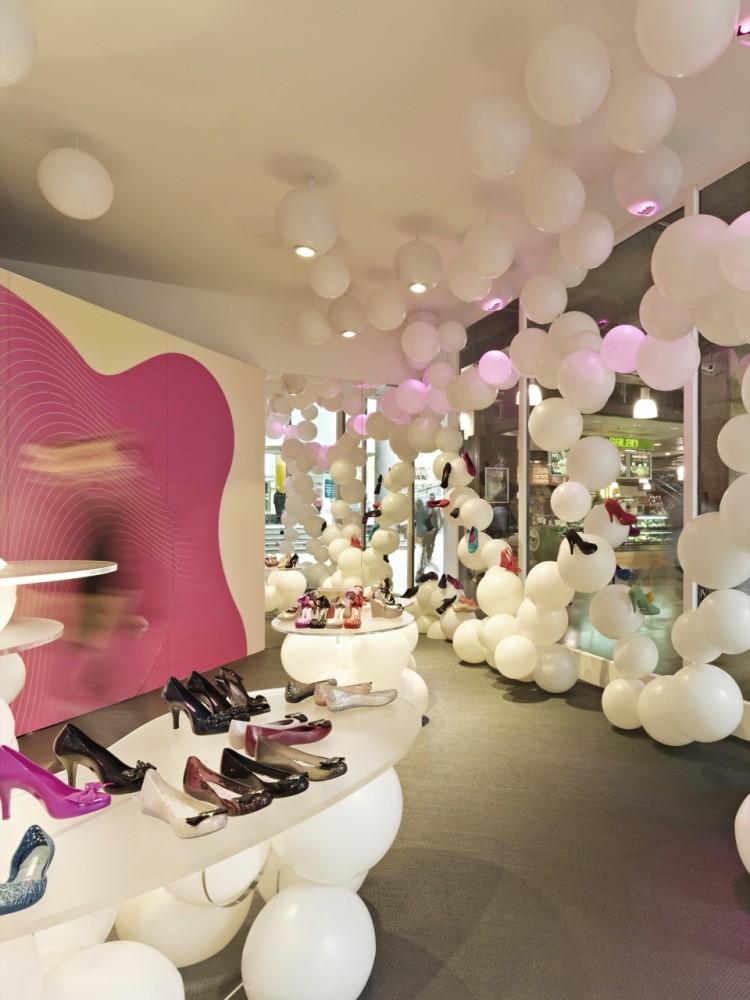Melissa Store in Melbourne / Edwards Moore