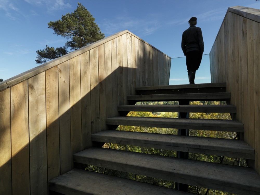 Forest Stair in Stokke / Saunders Architecture