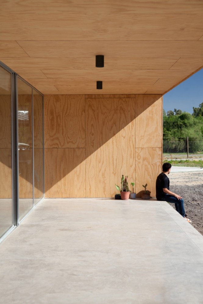 Santa Julia House / Emilio Marin Architects