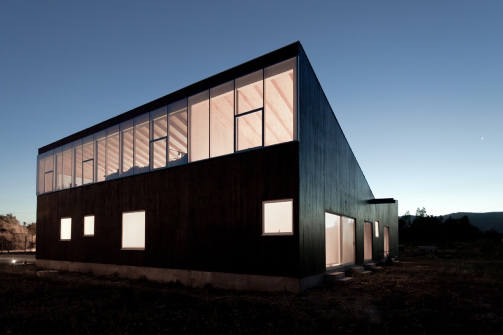 Santa Julia House / Emilio Marin Architects