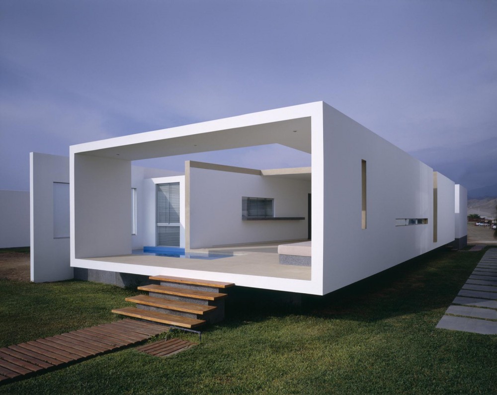House in Las Arenas / Javier Artadi