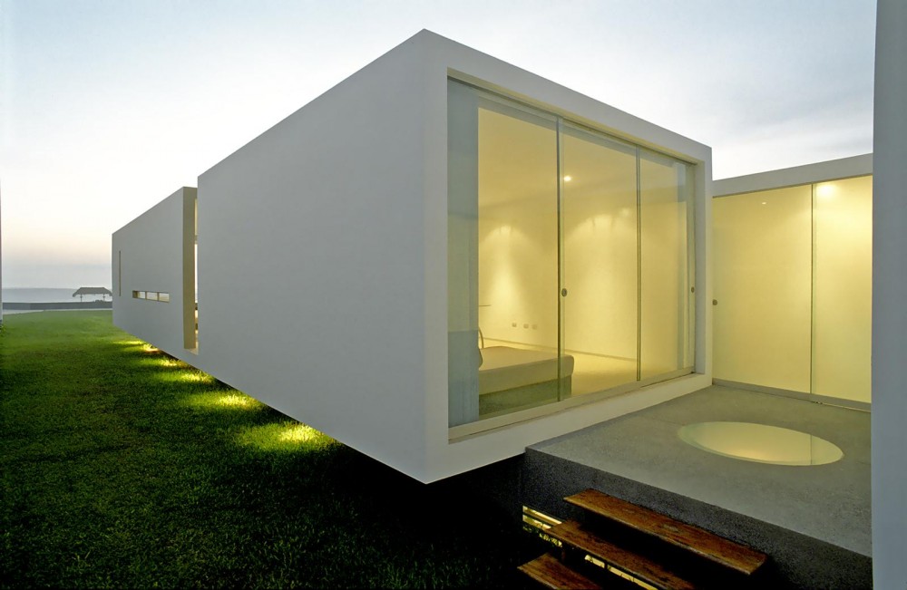 House in Las Arenas / Javier Artadi