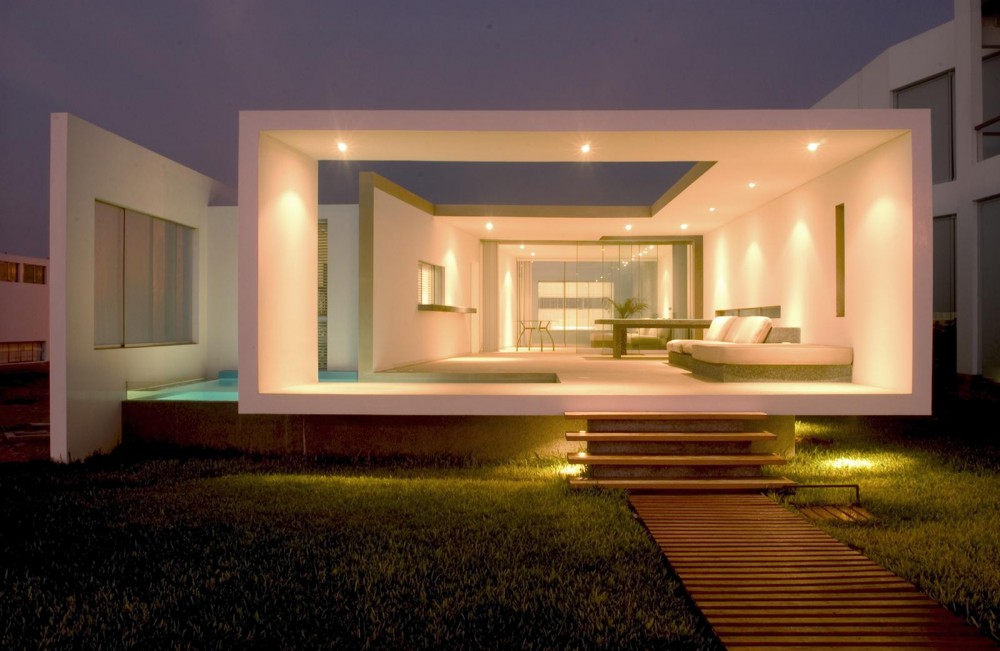 House in Las Arenas / Javier Artadi