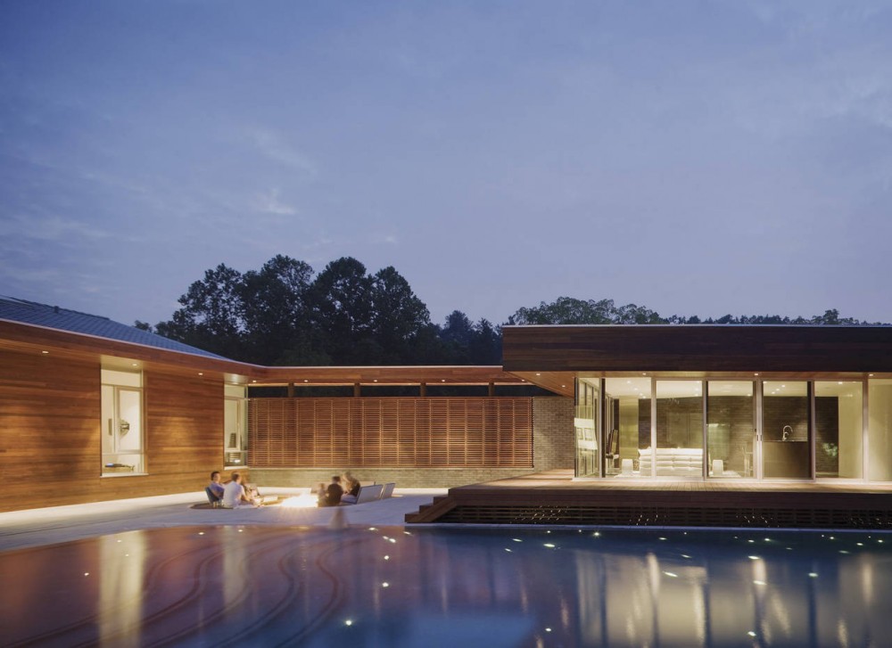 Curved House / Hufft Projects