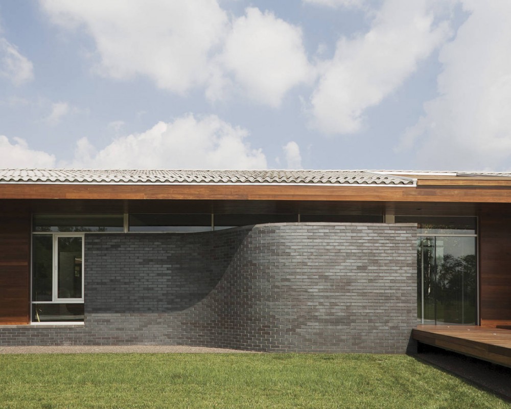 Curved House / Hufft Projects