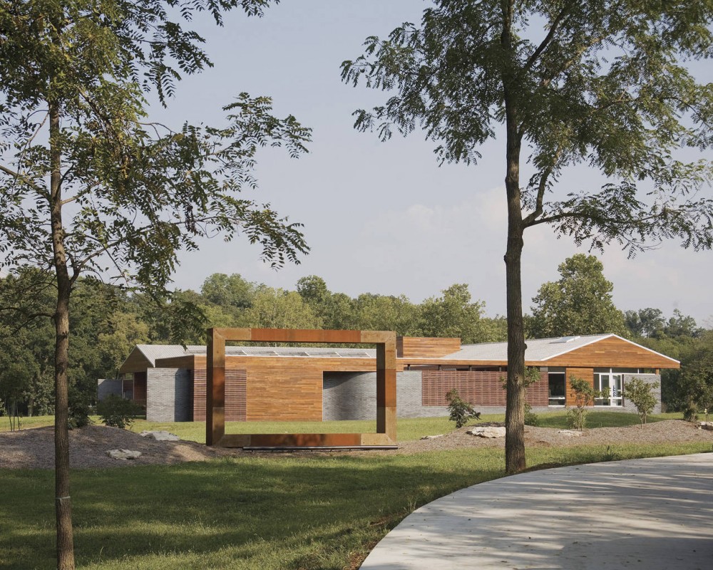 Curved House / Hufft Projects