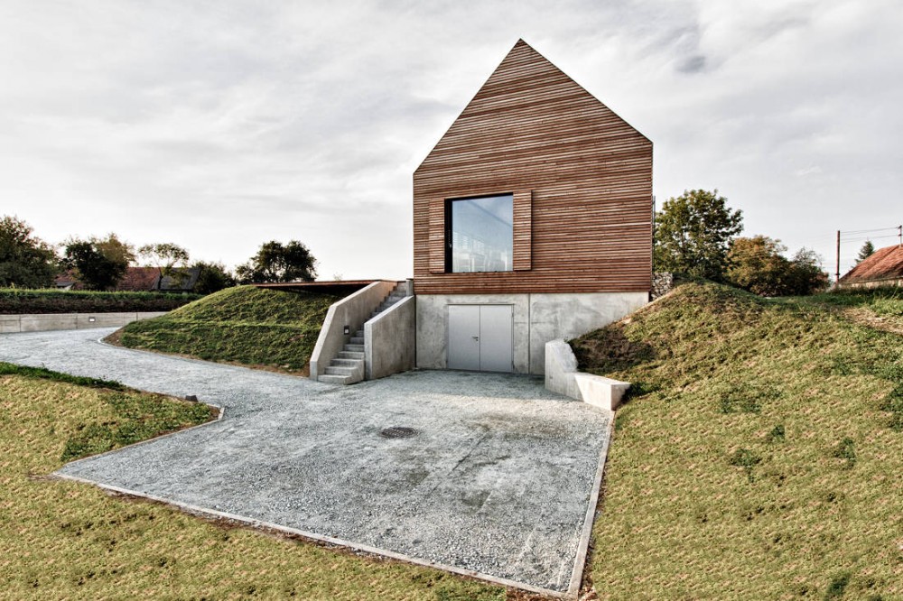 Summer House In Southern Burgenland / Judith Benzer Architektur