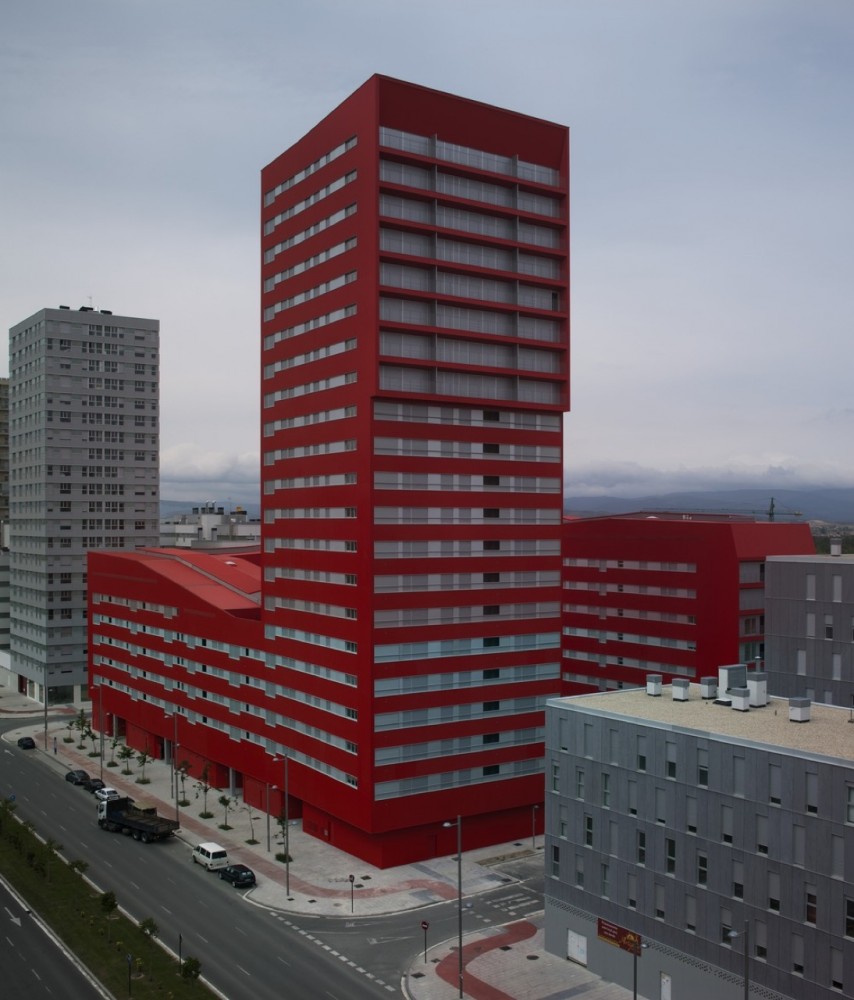 242 Social Housing Units in Salburúa / ACXT