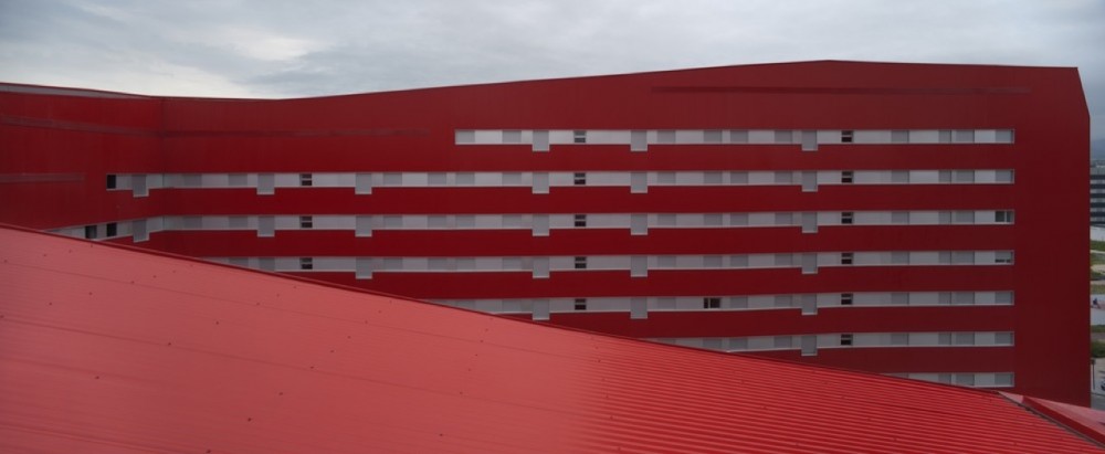 242 Social Housing Units in Salburúa / ACXT