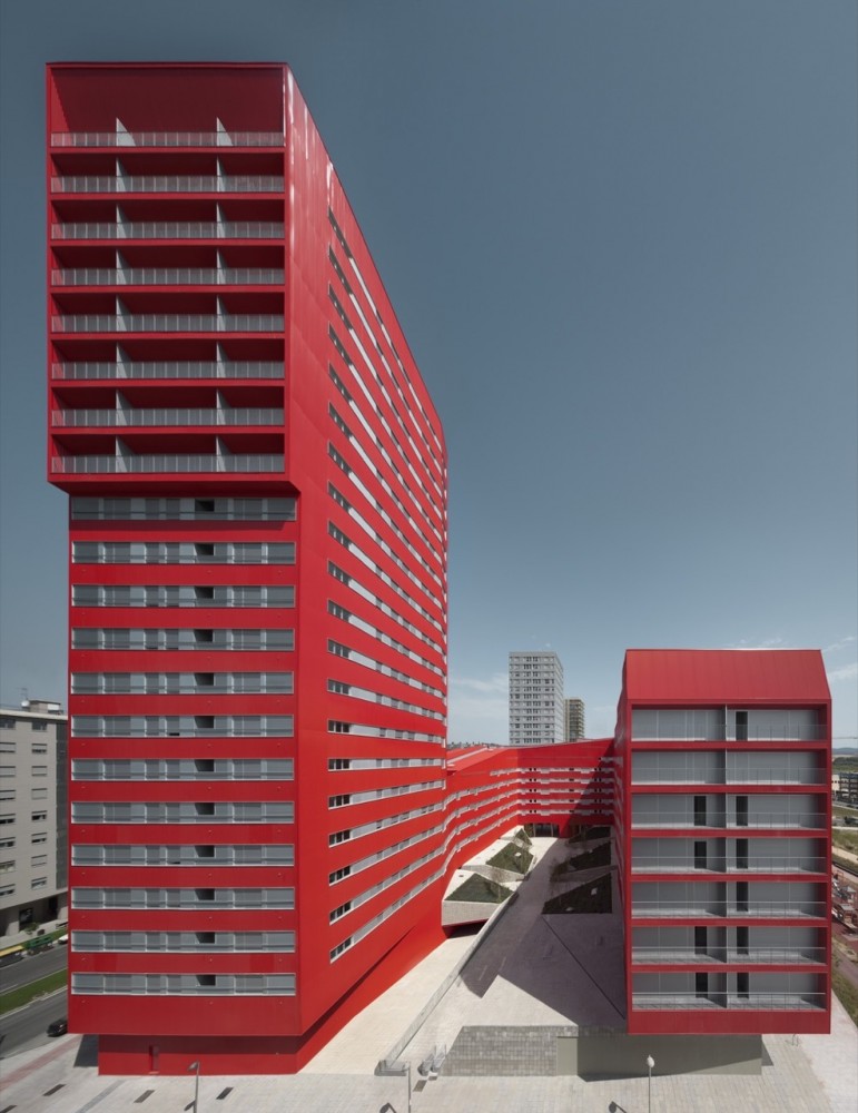 242 Social Housing Units in Salburúa / ACXT