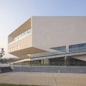 Bio-Lake Reception Center / Zephyr Architects Bio-Lake Reception Center / Zephyr Architects © Yao Li
