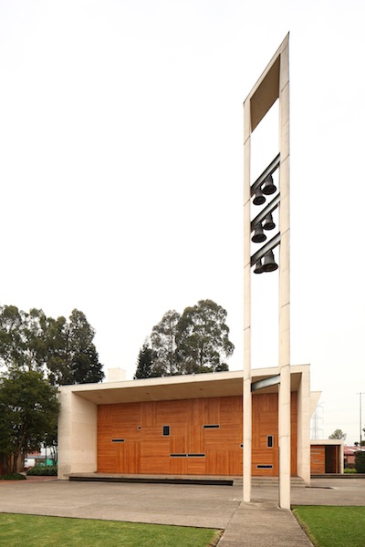 Los Nogales School Chapel / Daniel Bonilla Arquitectos