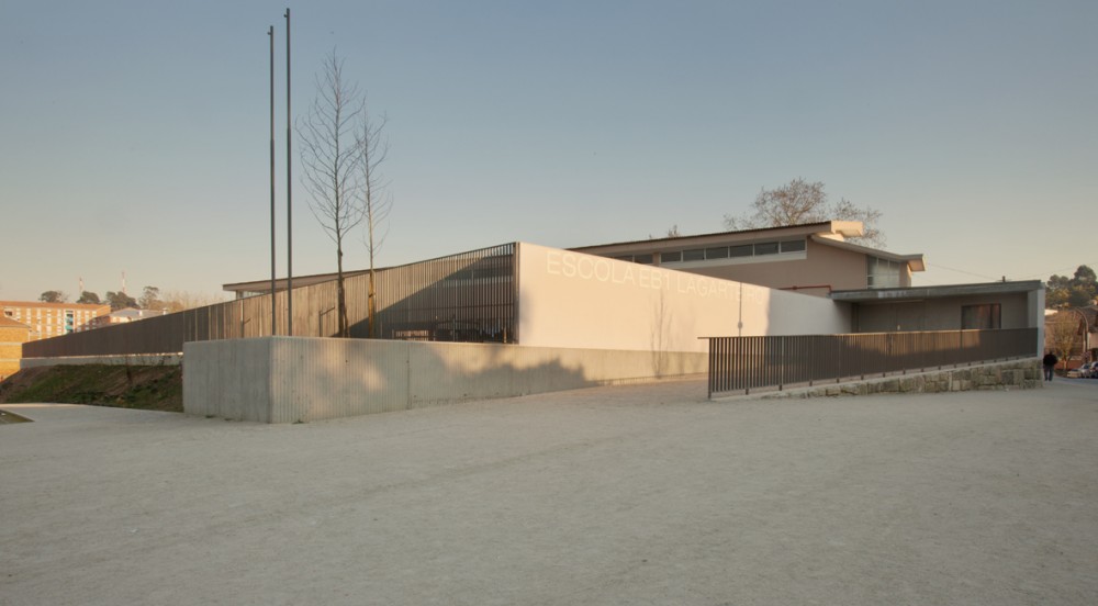 Lagarteiro Neighborhood: Urban Renewal of Public Space / Domitianus Arquitectura