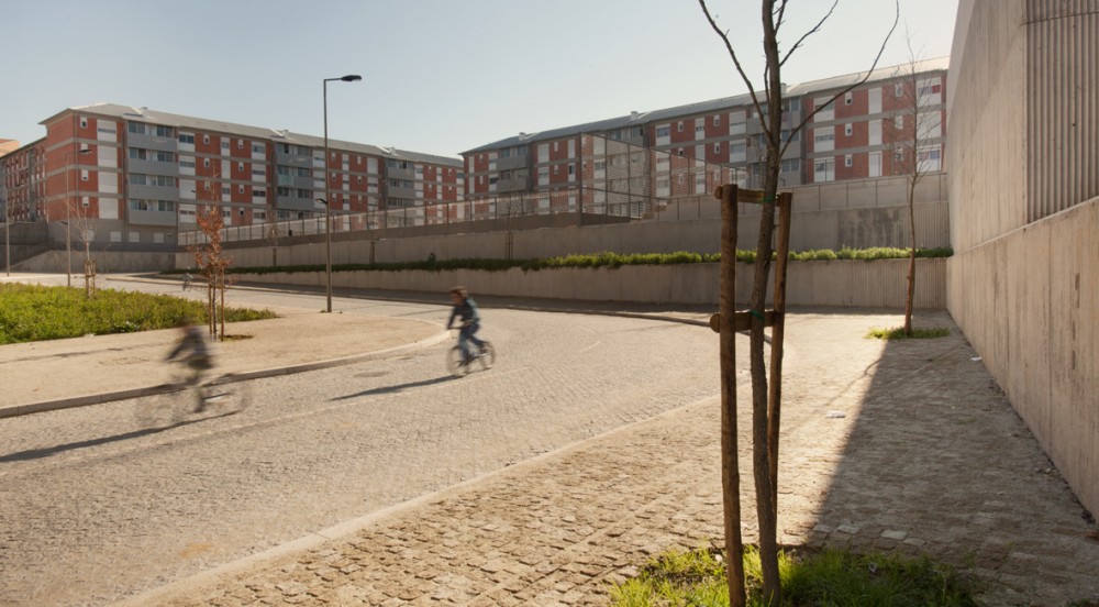 Lagarteiro Neighborhood: Urban Renewal of Public Space / Domitianus Arquitectura
