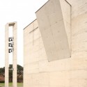 Los Nogales School Chapel / Daniel Bonilla Arquitectos Los Nogales School Chapel / Daniel Bonilla Arquitectos © Ricardo Amado Fotografía