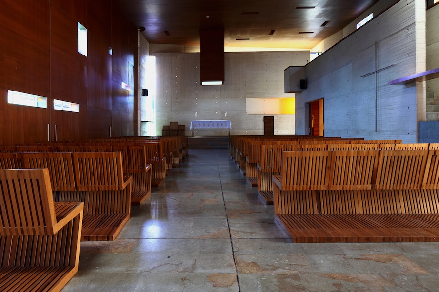Los Nogales School Chapel / Daniel Bonilla Arquitectos