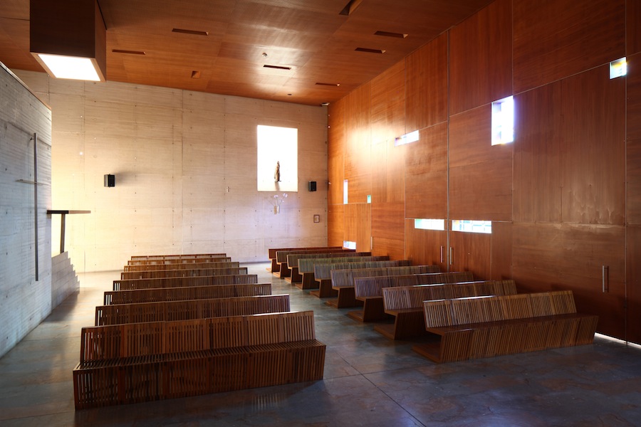 Los Nogales School Chapel / Daniel Bonilla Arquitectos