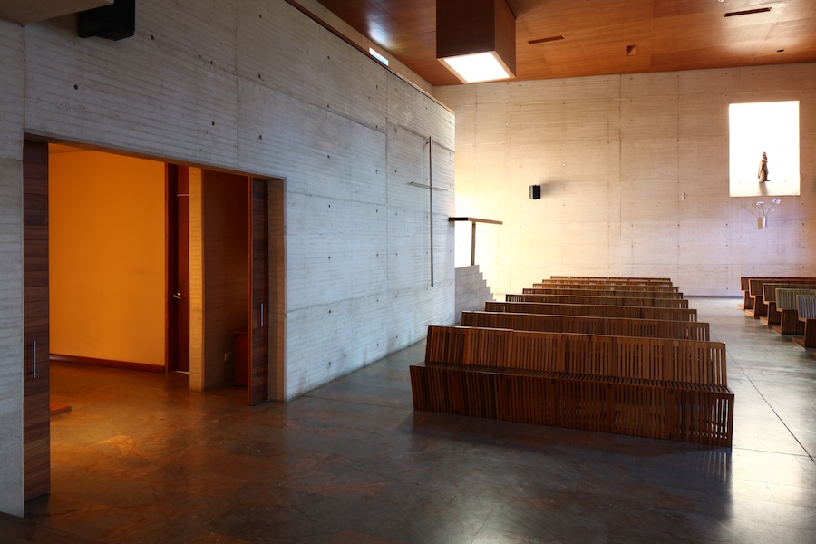 Los Nogales School Chapel / Daniel Bonilla Arquitectos
