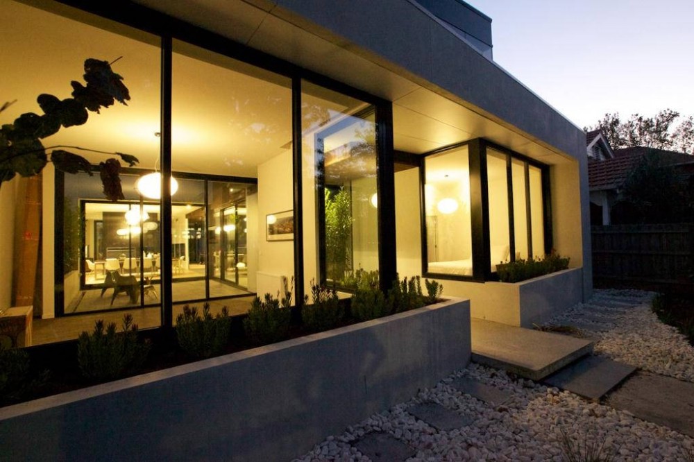 New House At Milton St Elwood Victoria / Jost Architects