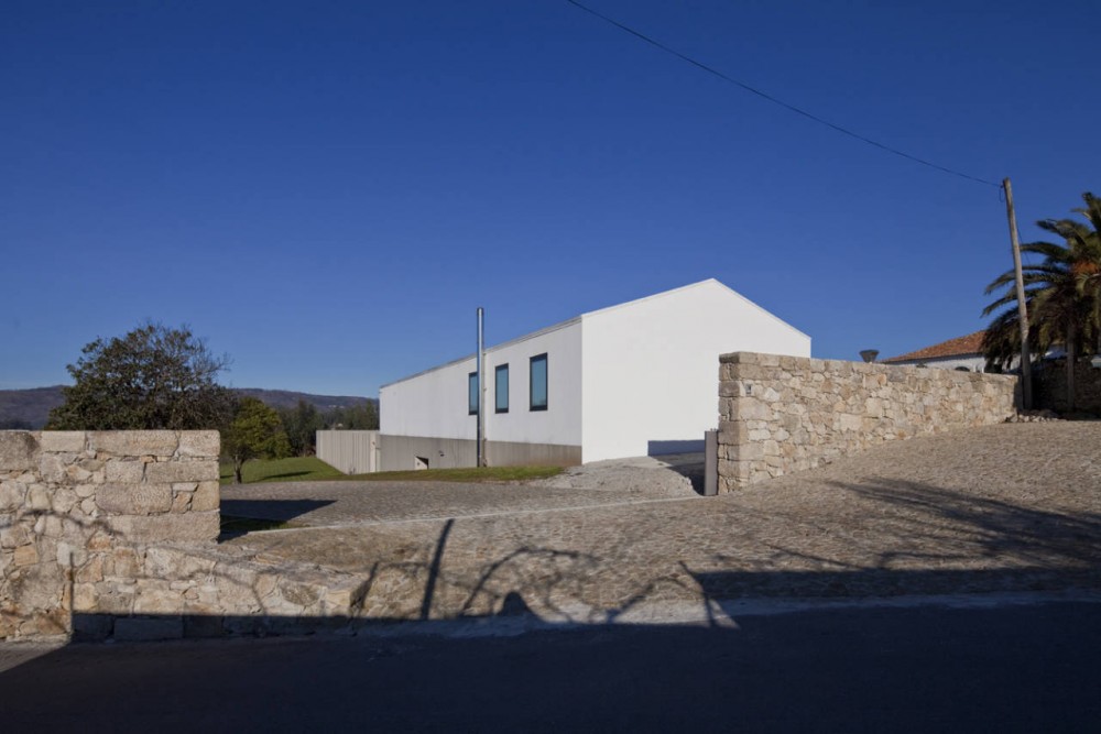 Lar Casa de Magalhaes / Atelier Carvalho Araújo