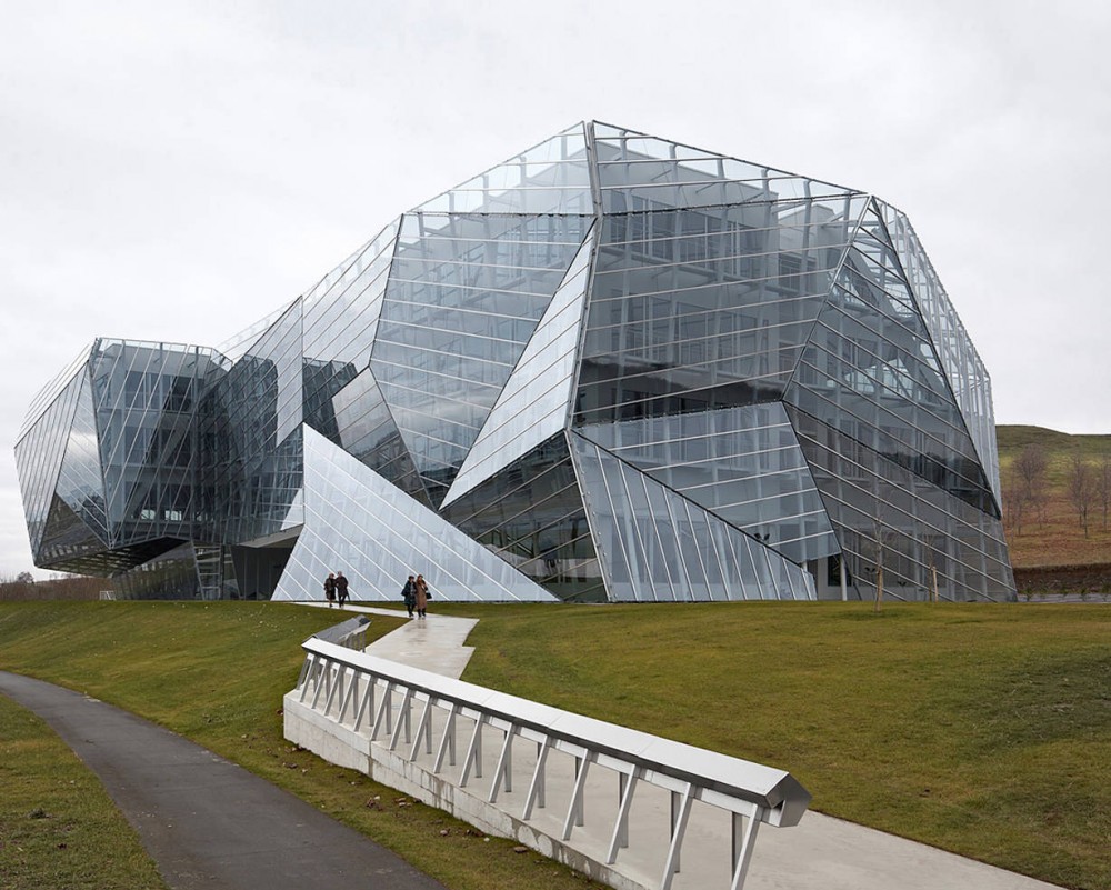 E8 Building / Coll-Barreu Arquitectos