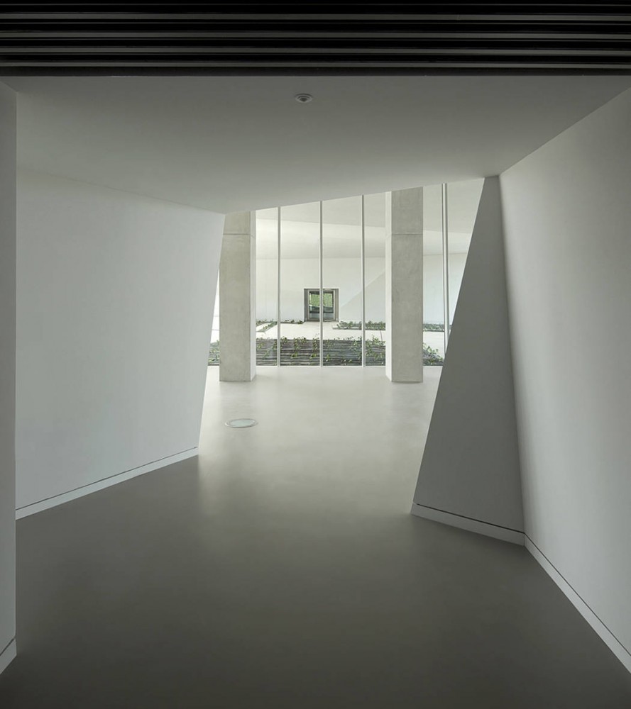 E8 Building / Coll-Barreu Arquitectos