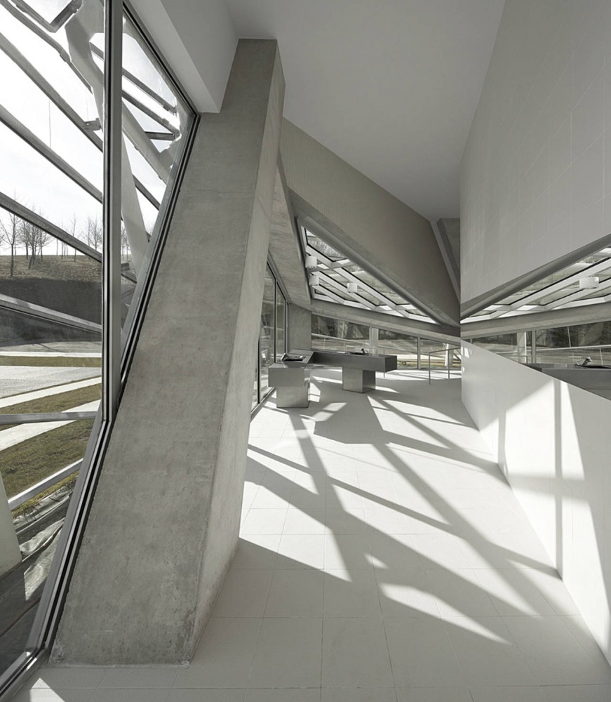 E8 Building / Coll-Barreu Arquitectos