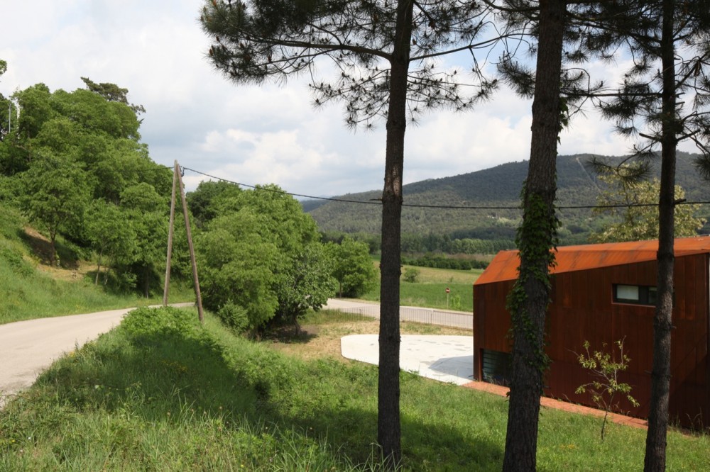 Fire Station in Girona / MIZIEN